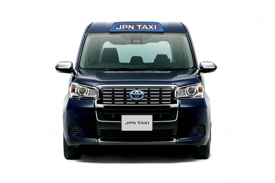  Toyota JPN Taxi 2017 года  (фото 5 из 16)